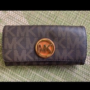 Michael Kors Leather Fulton Carryall Wallet Brown/Gold